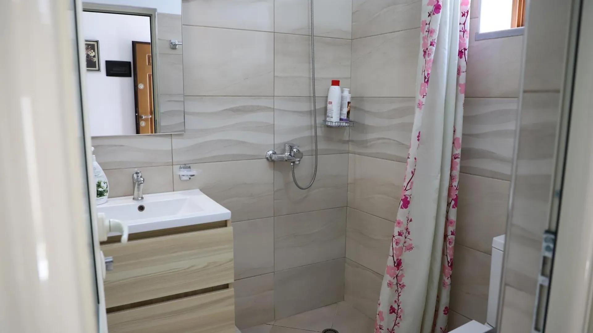 Downtown Apartment Berat 0*,  Albania