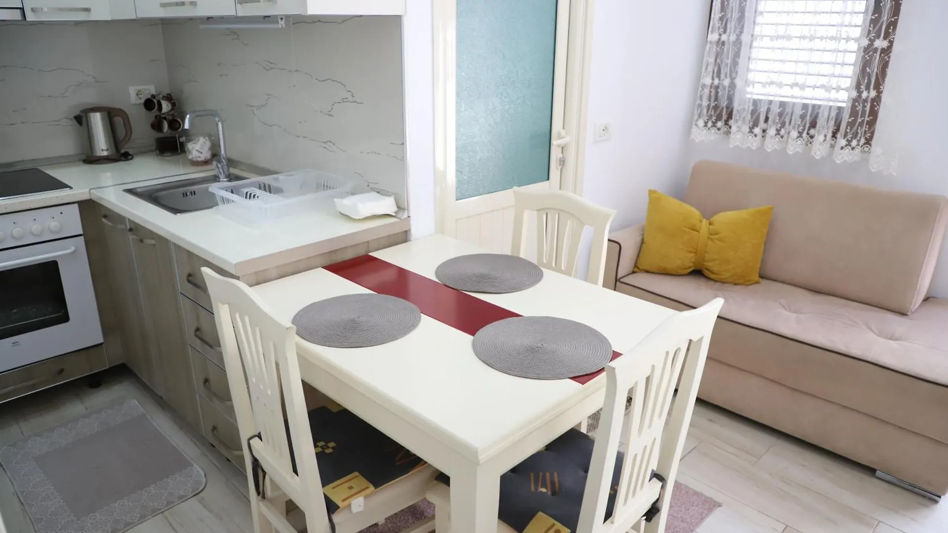 Downtown Apartment Berat 0*,